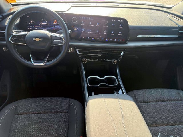 Used 2024 Chevrolet Traverse LS AWD/4WD image 16