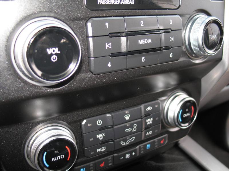 Used 2020 Ford F150 Platinum w/ Equipment Group 701A Luxury image 44