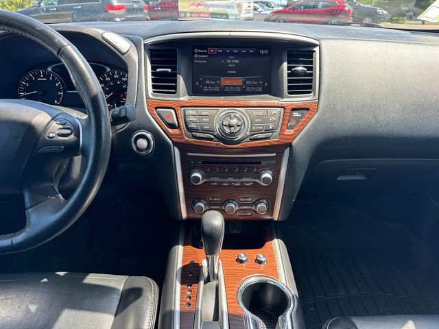Used 2020 Nissan Pathfinder Platinum AWD/4WD image 21