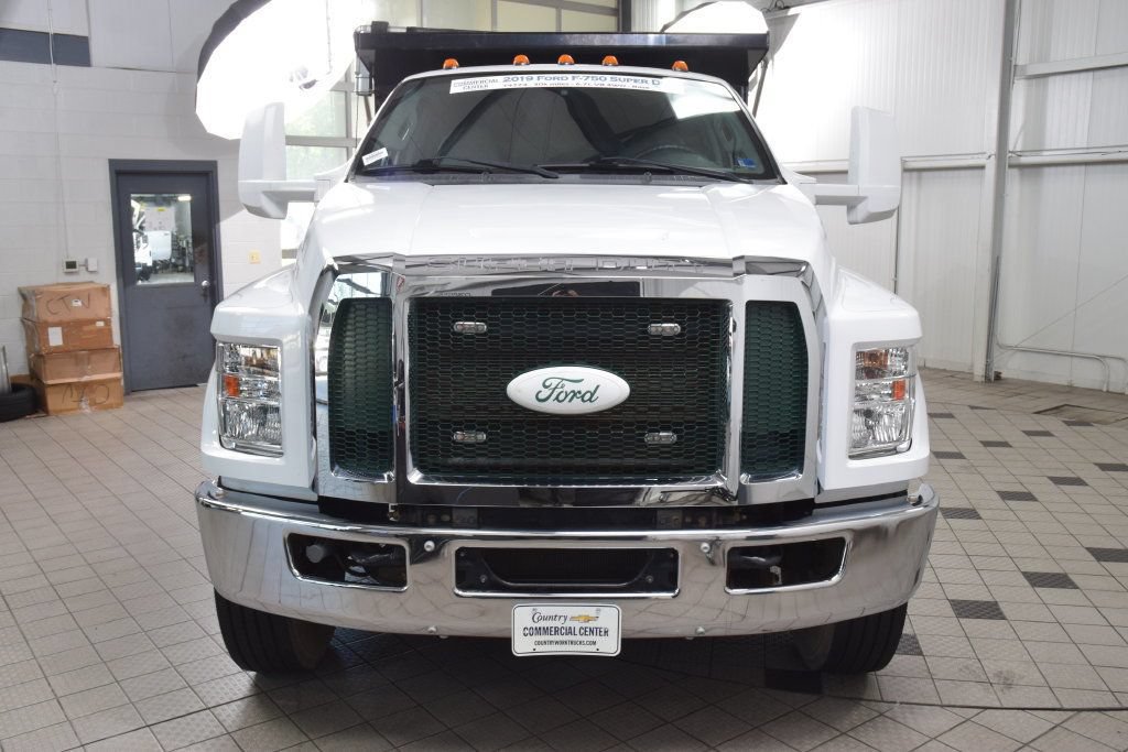 Used 2019 Ford F750 2WD SuperCab Super Duty image 2