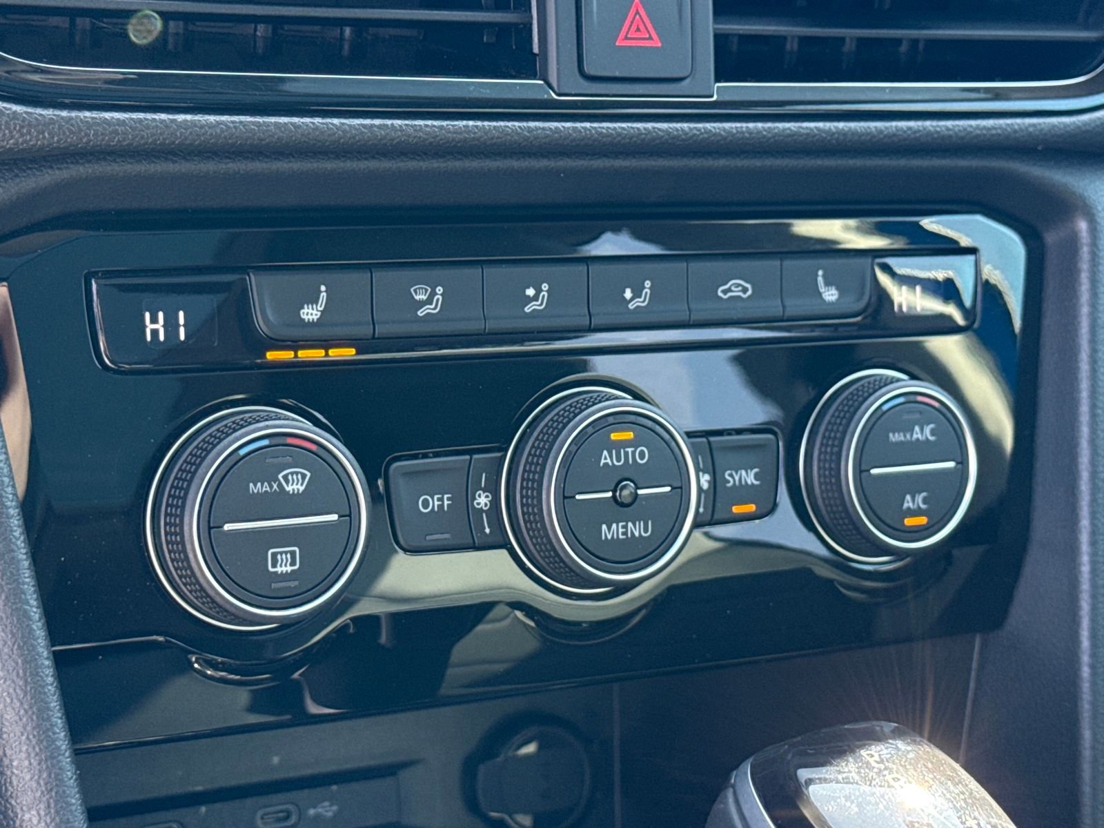 Certified 2023 Volkswagen Taos SEL image 34