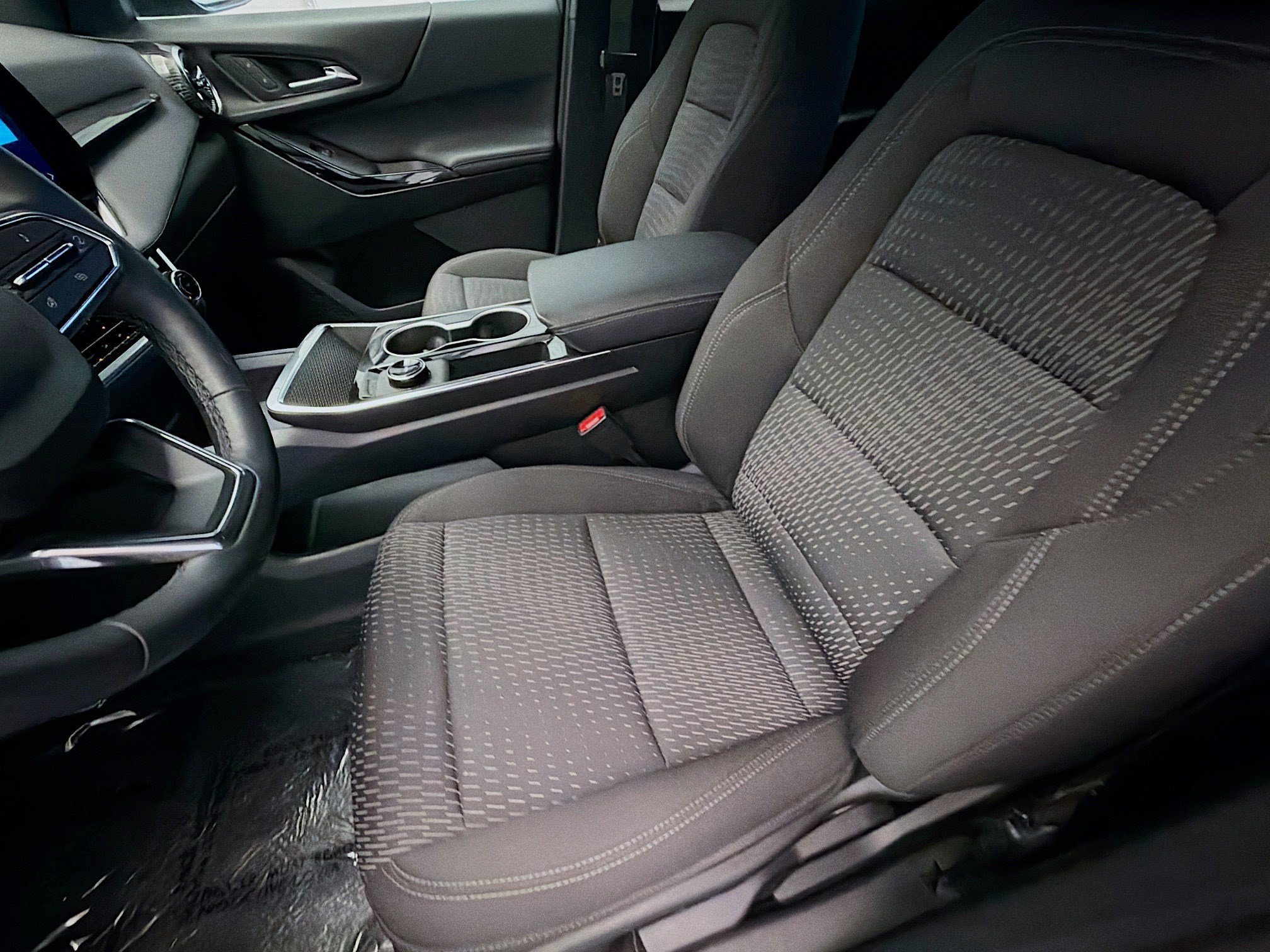 Used 2026 Chevrolet Equinox LT AWD/4WD image 11