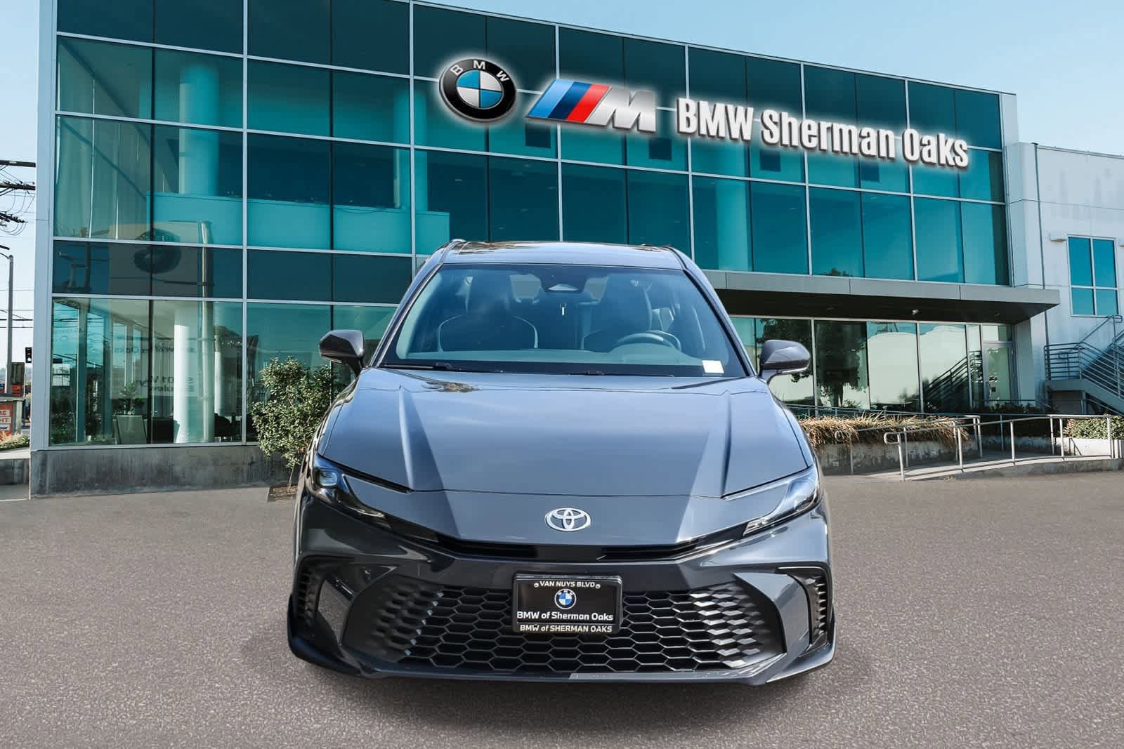 Used 2026 Toyota Camry SE FWD image 4