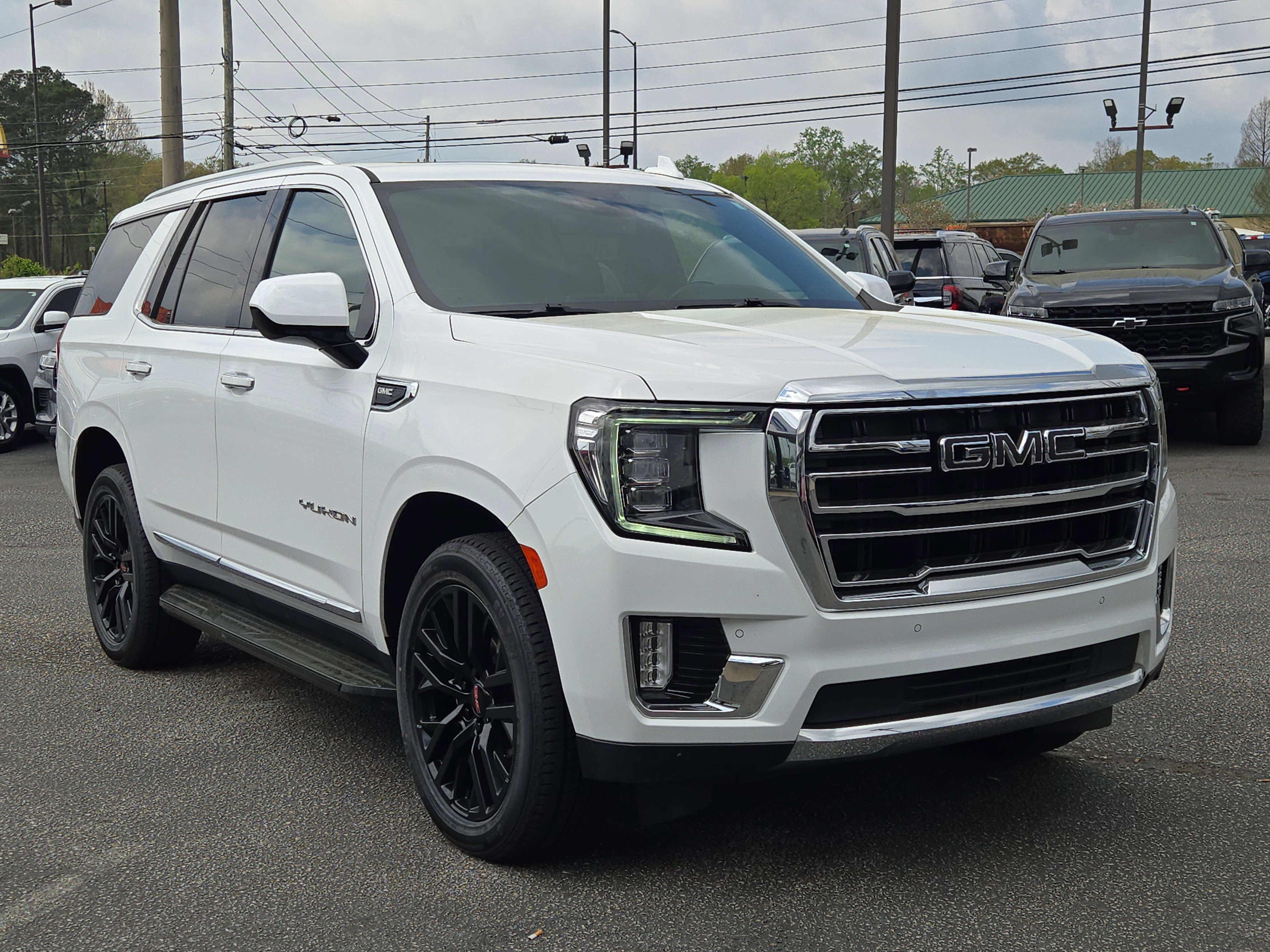 Used 2023 GMC Yukon SLT image 4