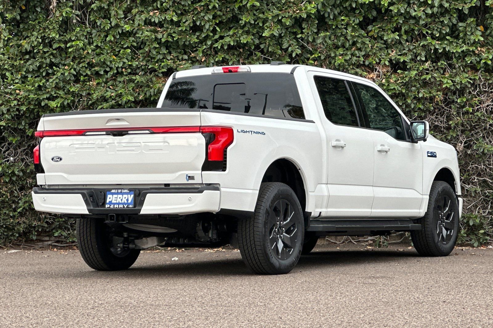 New 2025 Ford F150 Lightning Lariat image 4