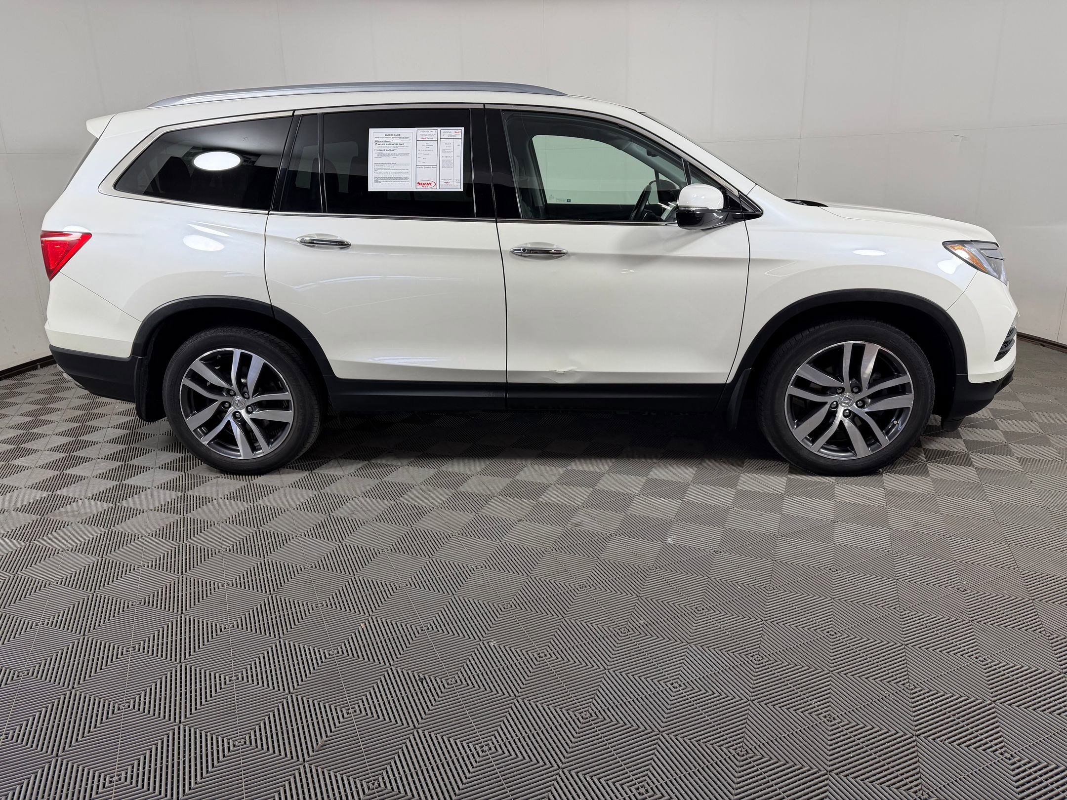 Used 2017 Honda Pilot Elite image 8