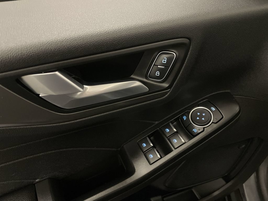 Used 2025 Ford Escape SE FWD image 17