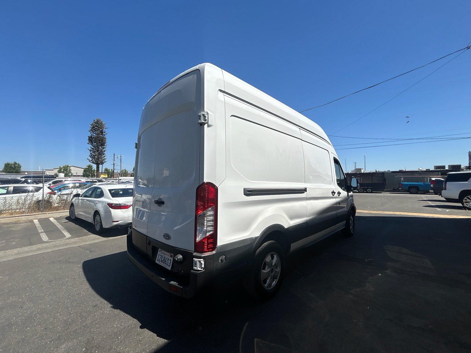 Used 2017 Ford Transit 250 148 High Roof RWD image 5