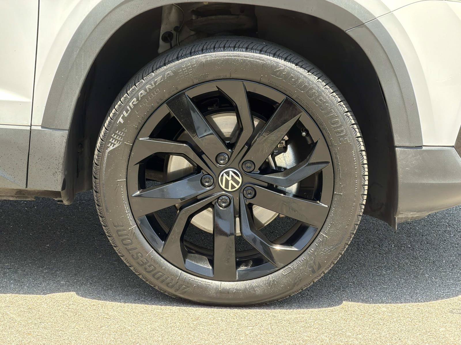 Used 2022 Volkswagen Taos SEL w/ Panoramic Sunroof Package FWD image 25