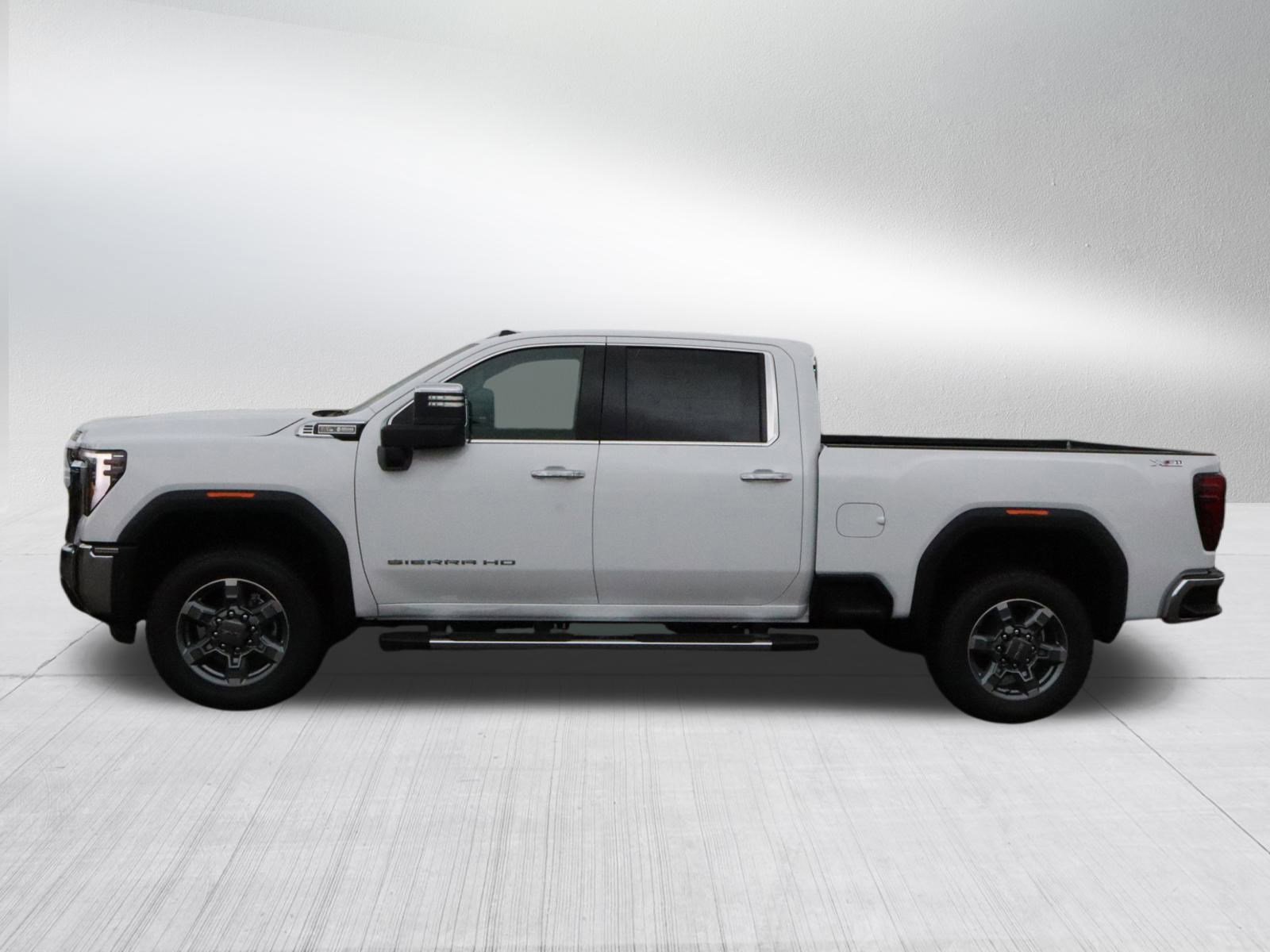 New 2026 GMC Sierra 3500 SLT image 4