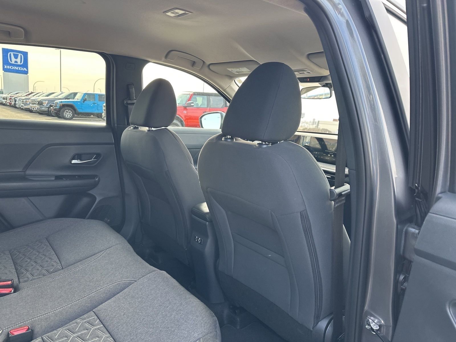 Used 2025 Nissan Kicks SV w/ Charging Package AWD/4WD image 25