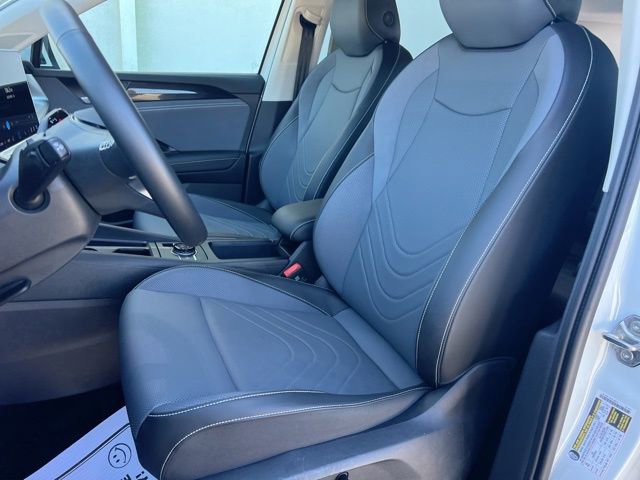 Certified 2025 Volkswagen Tiguan SE image 26