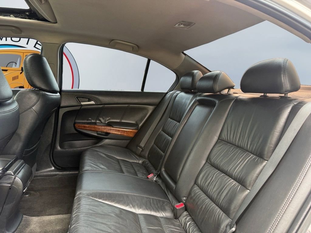 Used 2011 Honda Accord EX-L image 17