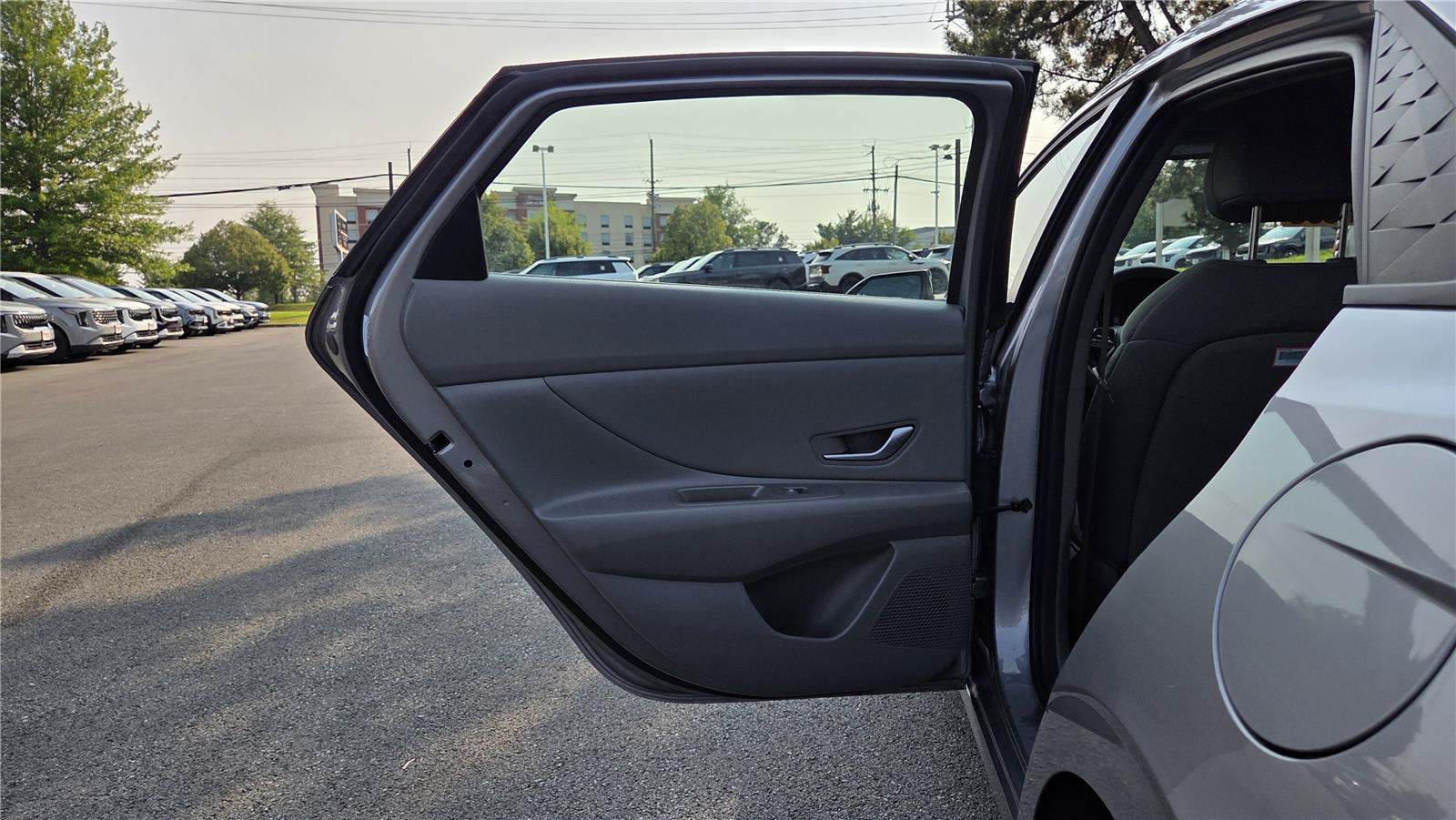Used 2025 Hyundai Elantra Sport w/ Cargo Package FWD image 25