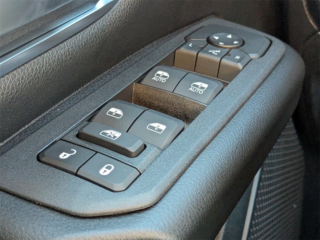 New 2026 RAM 1500 4x4 Crew Cab image 21