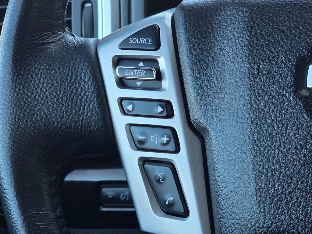 Used 2019 Nissan Titan SV w/ SV Convenience Package image 19