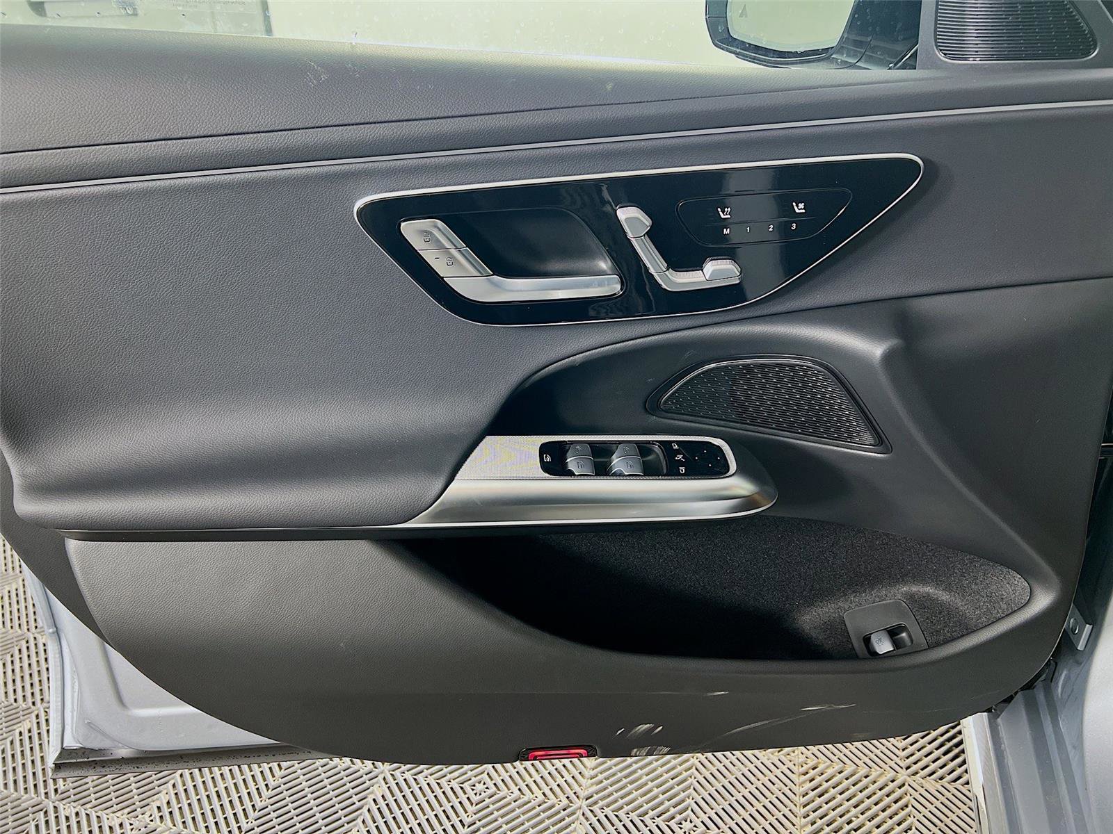 New 2026 Mercedes-Benz E 350 4MATIC Sedan image 18