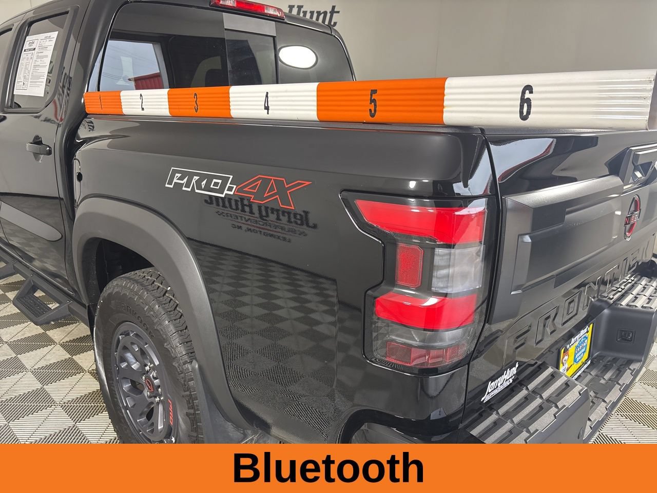 Used 2025 Nissan Frontier PRO-4X AWD/4WD image 9