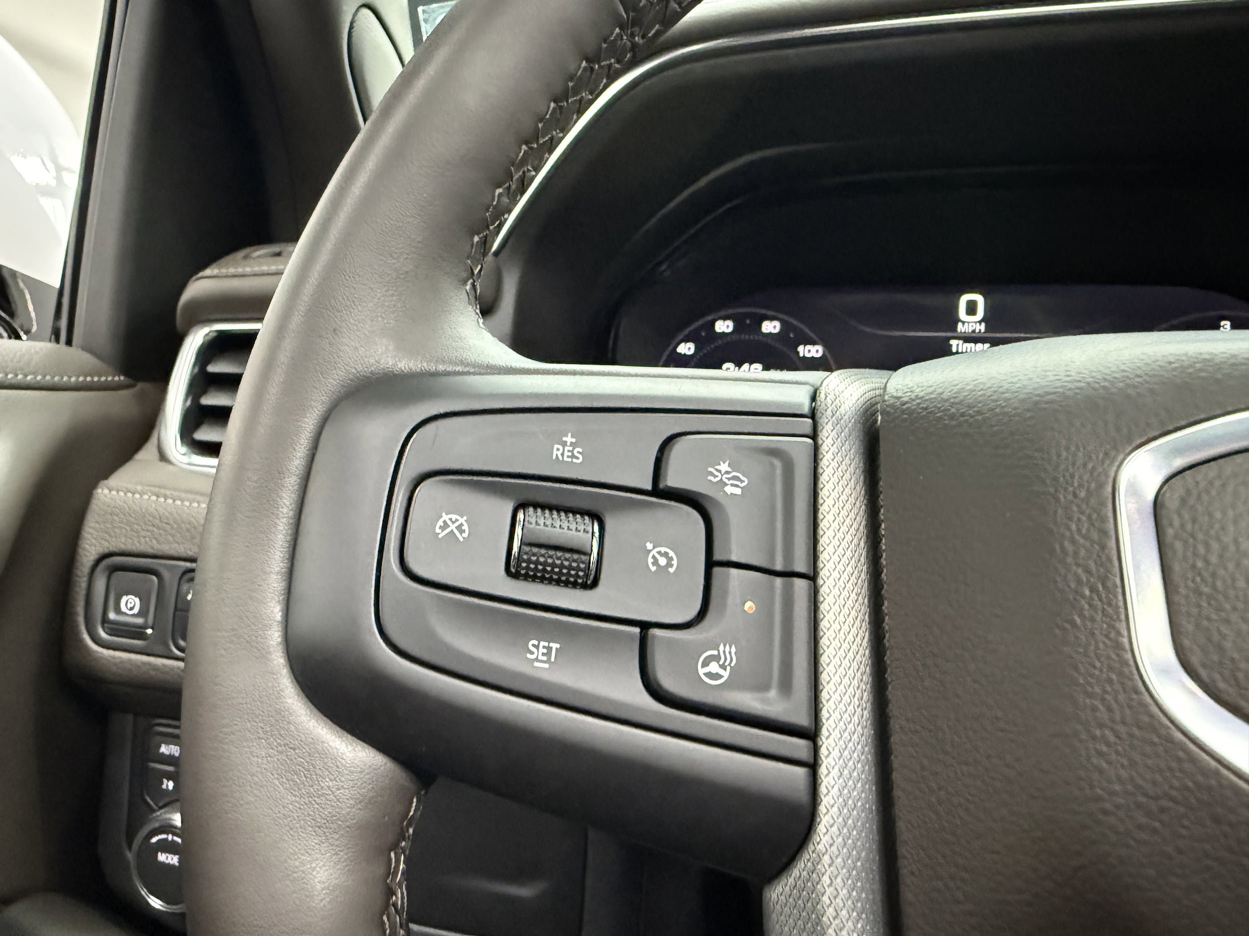 Used 2024 GMC Yukon Denali AWD/4WD image 17