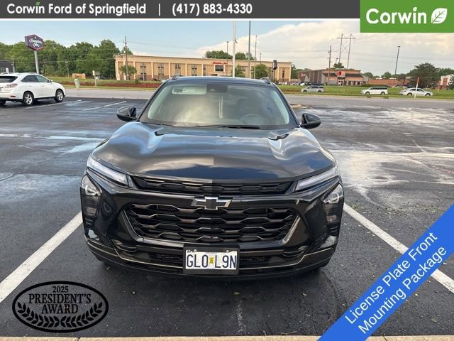 Used 2025 Chevrolet Trax ACTIV w/ Driver Confidence Package FWD image 2