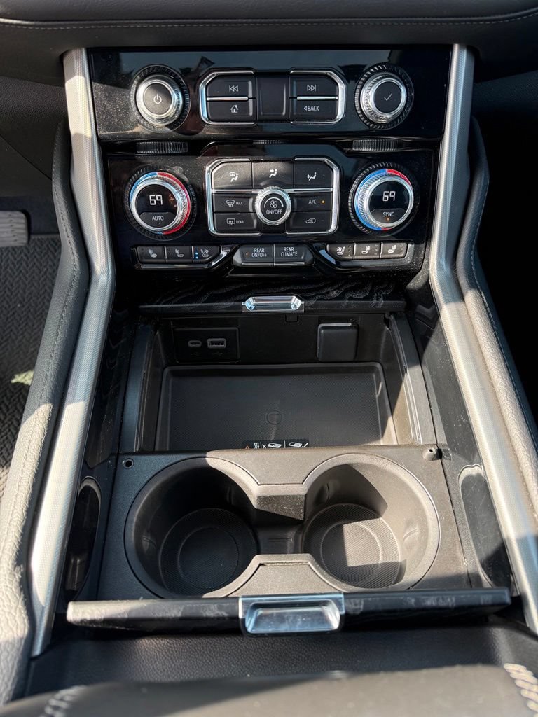 Used 2023 GMC Yukon Denali AWD/4WD image 13