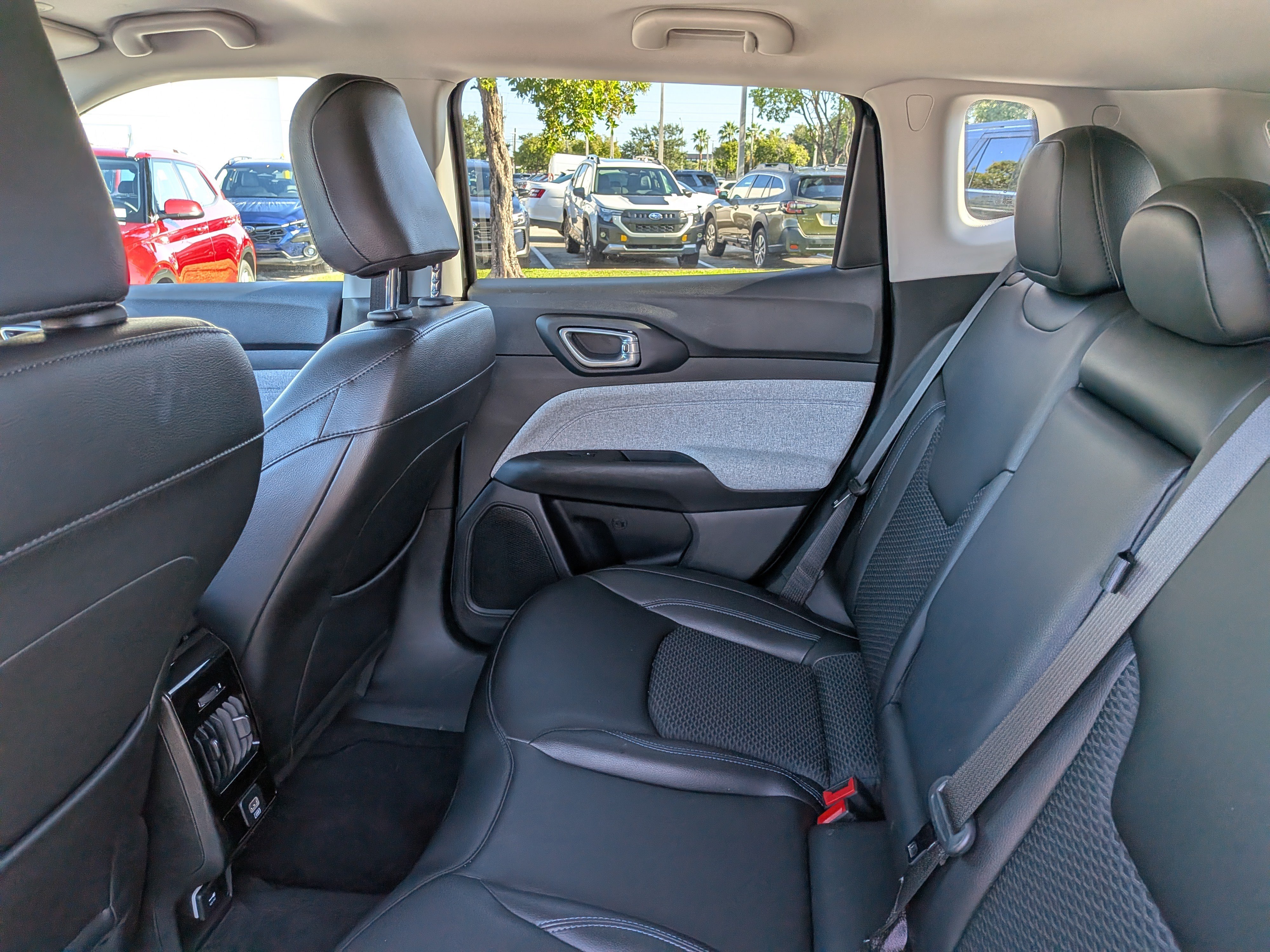 Used 2022 Jeep Compass Latitude AWD/4WD image 14