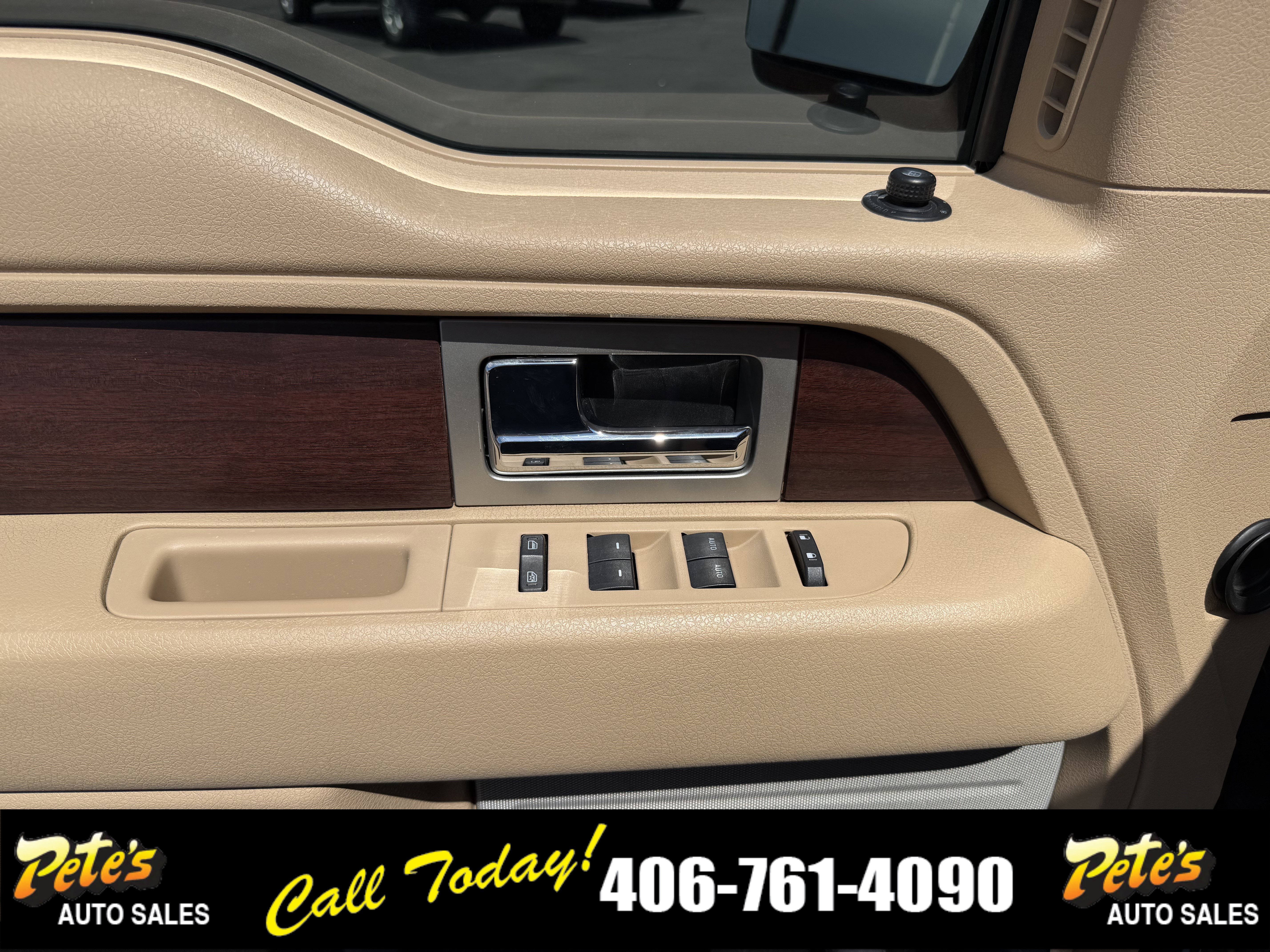 Used 2014 Ford F150 King Ranch w/ King Ranch Luxury Package AWD/4WD image 21