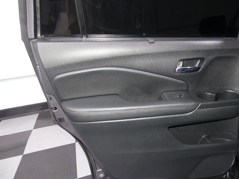 Used 2018 Honda Pilot Elite image 26