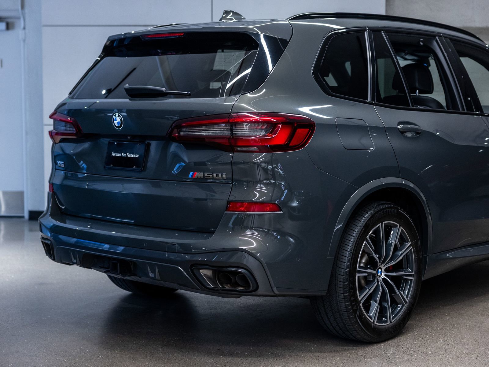 Used 2023 BMW X5 M50i w/ Climate Comfort Package image 24