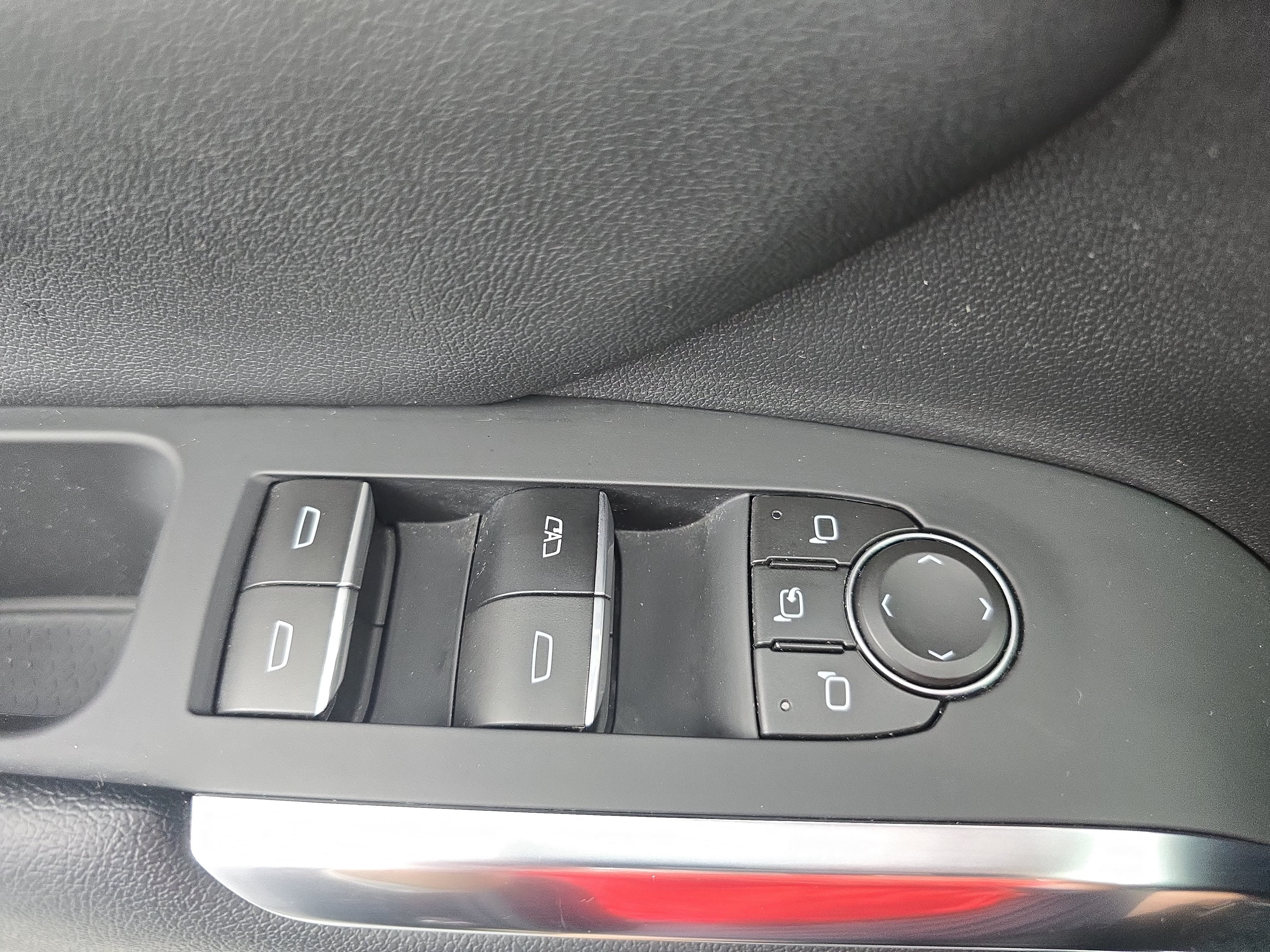 Used 2024 Chevrolet Traverse RS FWD image 29