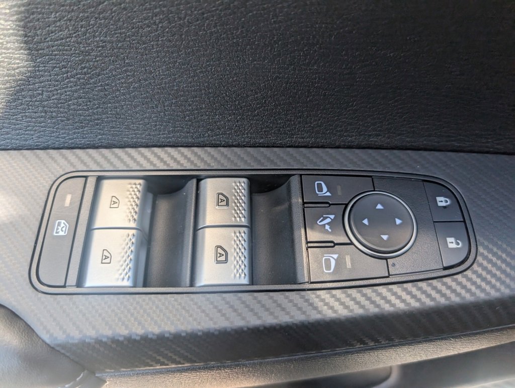 Used 2024 Mitsubishi Outlander Ralliart image 11