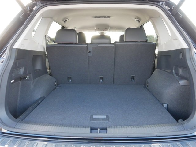 Certified 2024 Volkswagen Tiguan Wolfsburg Edition image 18
