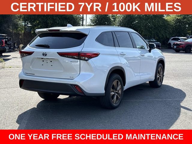 Used 2023 Toyota Highlander Bronze Edition FWD image 2