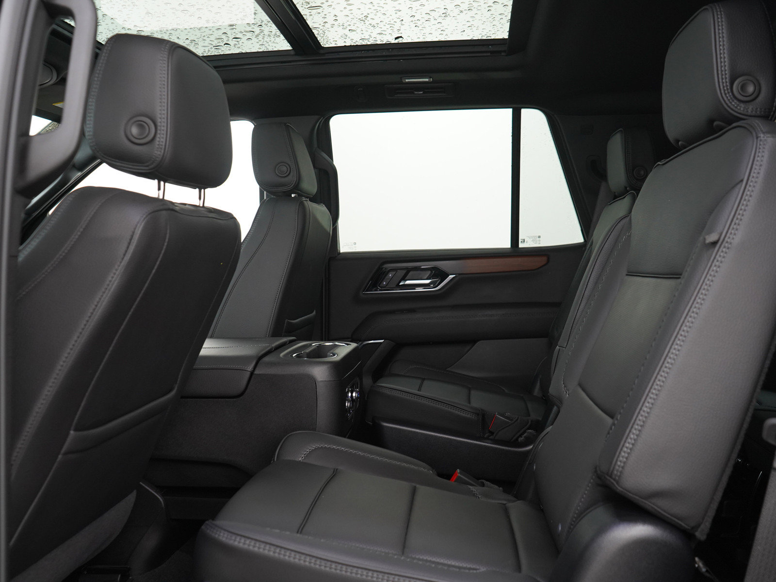 Used 2025 GMC Yukon Denali w/ Sun & Power Step Package AWD/4WD image 19