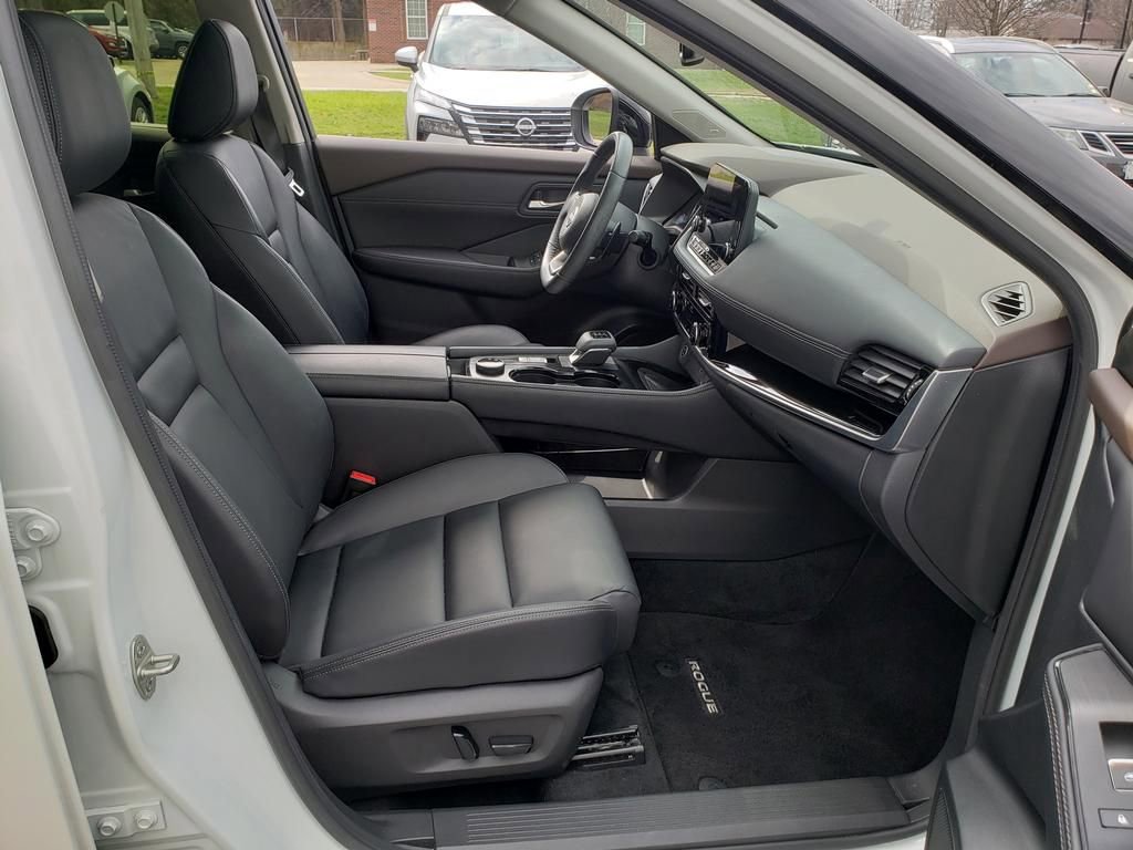 Certified 2023 Nissan Rogue SL w/ SL Premium Package image 24