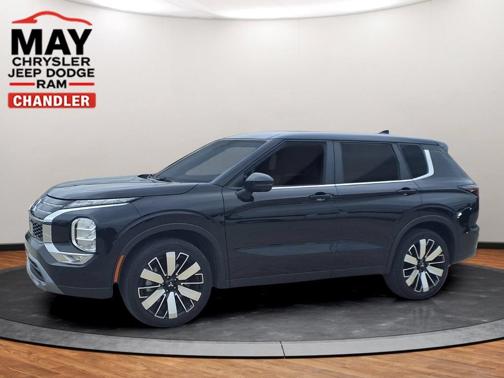 Used 2025 Mitsubishi Outlander SE FWD image 18