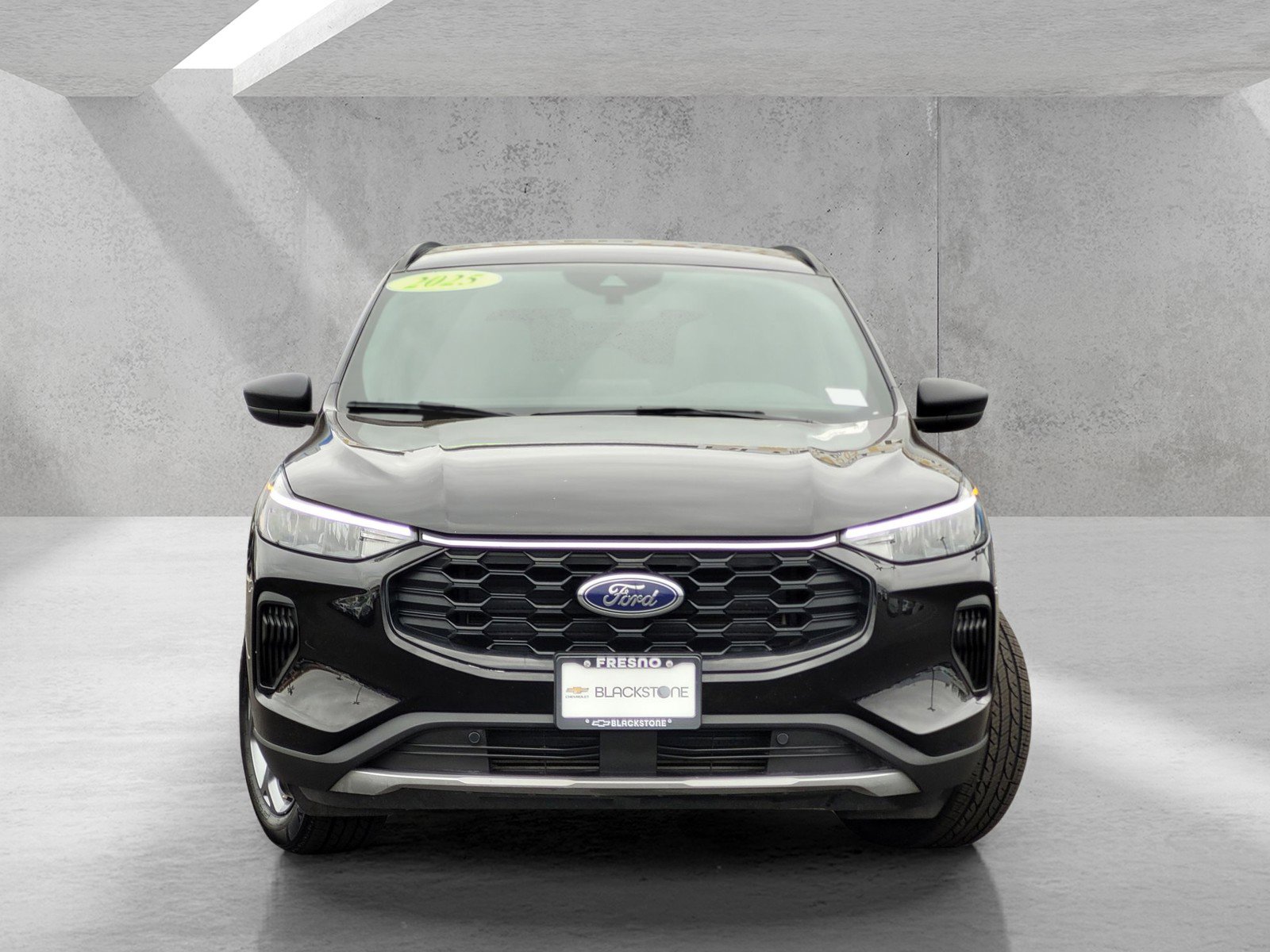 Used 2025 Ford Escape ST-Line AWD/4WD image 2