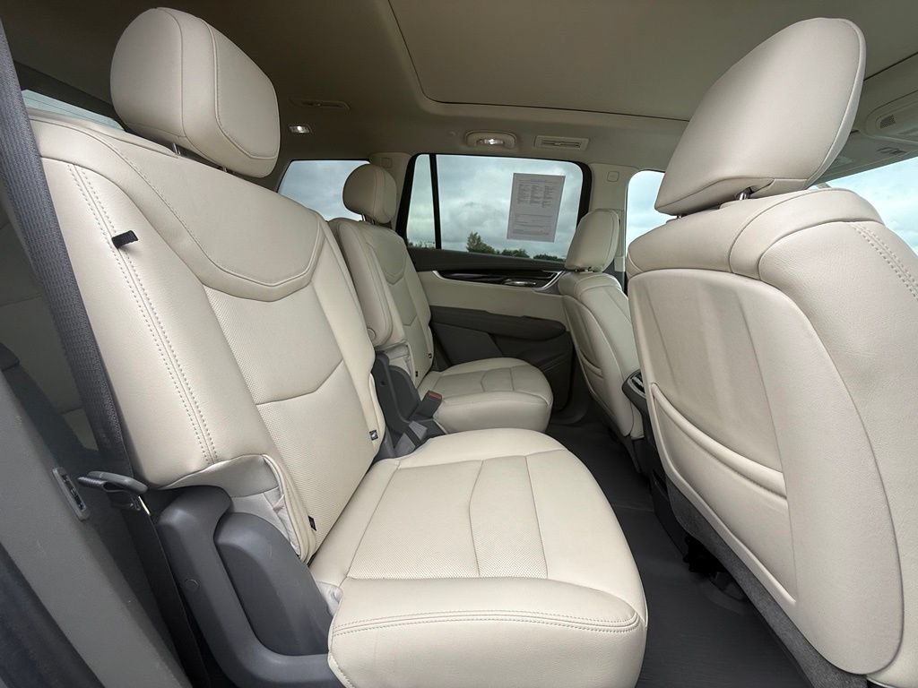 Certified 2024 Cadillac XT6 Premium Luxury w/ LPO, Floor Liner Package AWD/4WD image 34
