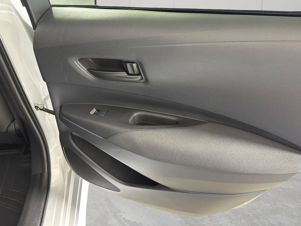 Used 2026 Toyota Corolla LE FWD image 32