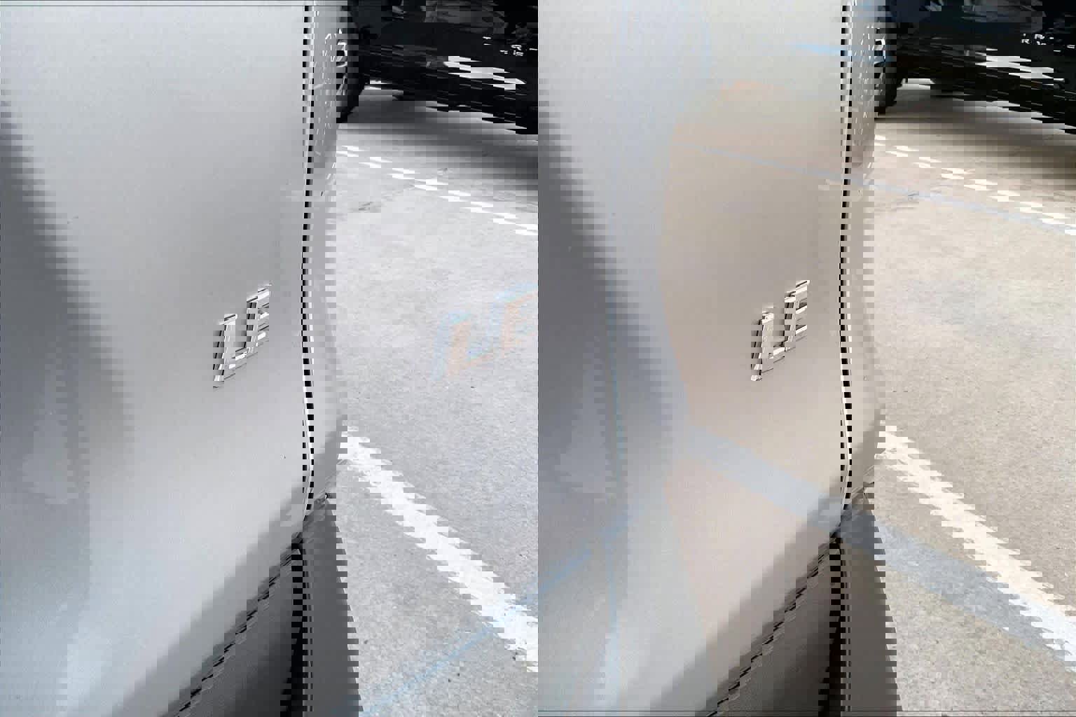 Used 2019 Toyota RAV4 LE image 11