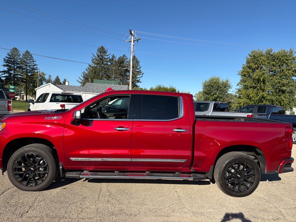 Used 2025 Chevrolet Silverado 1500 High Country w/ Technology Package image 7