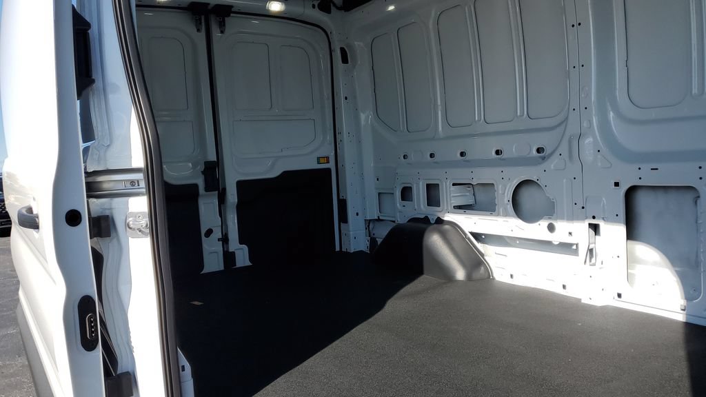 New 2026 Ford Transit 250 148 Medium Roof RWD image 14