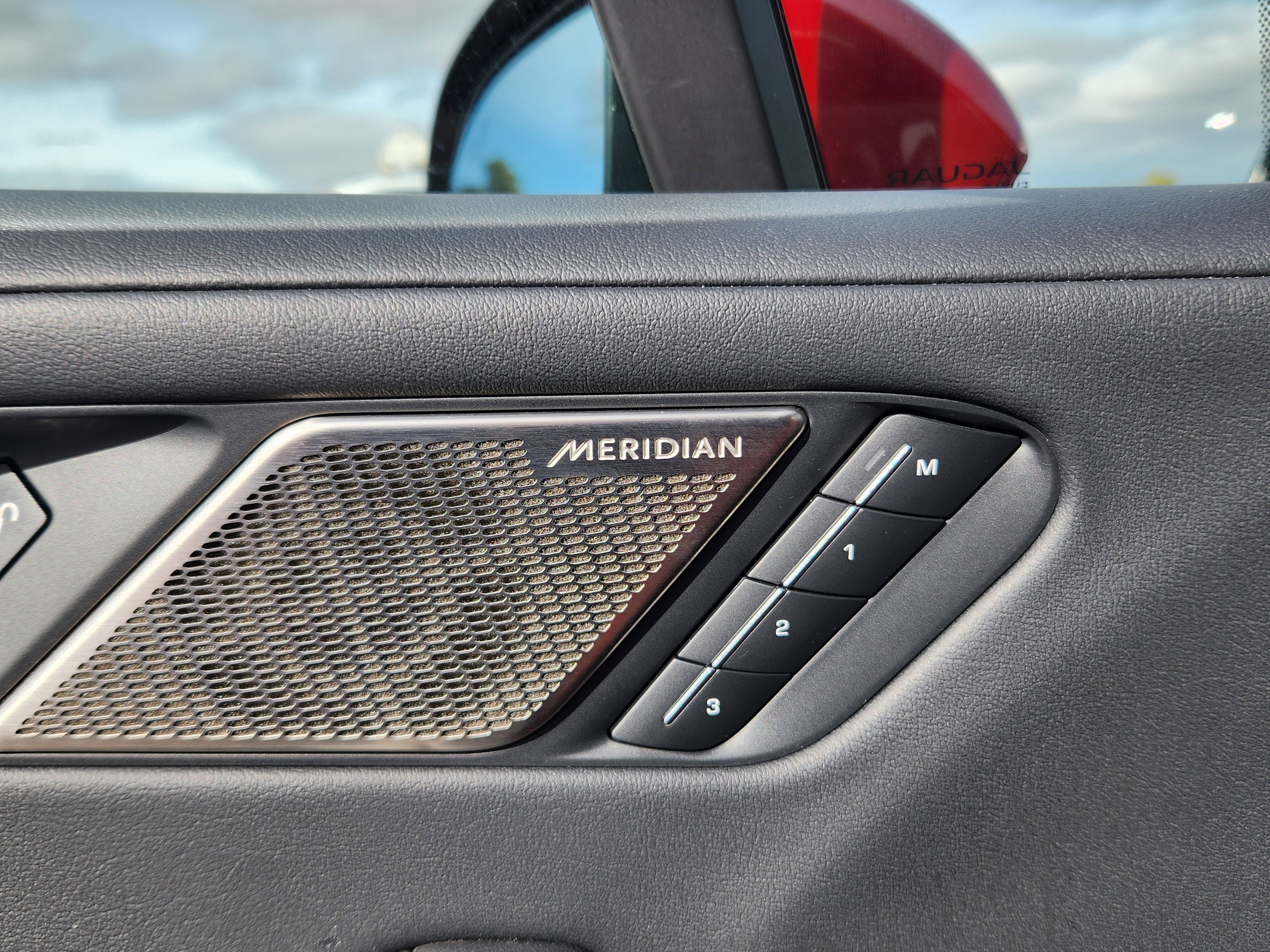 Used 2020 Jaguar I-PACE SE image 13