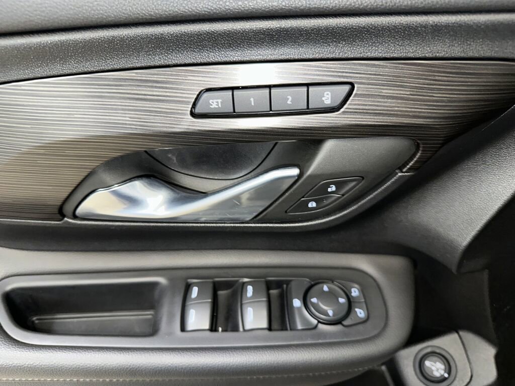 Certified 2023 GMC Terrain SLT w/ LPO, Floor Liner Package image 8