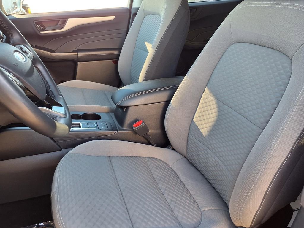 Used 2022 Ford Escape SE w/ Convenience Package image 3