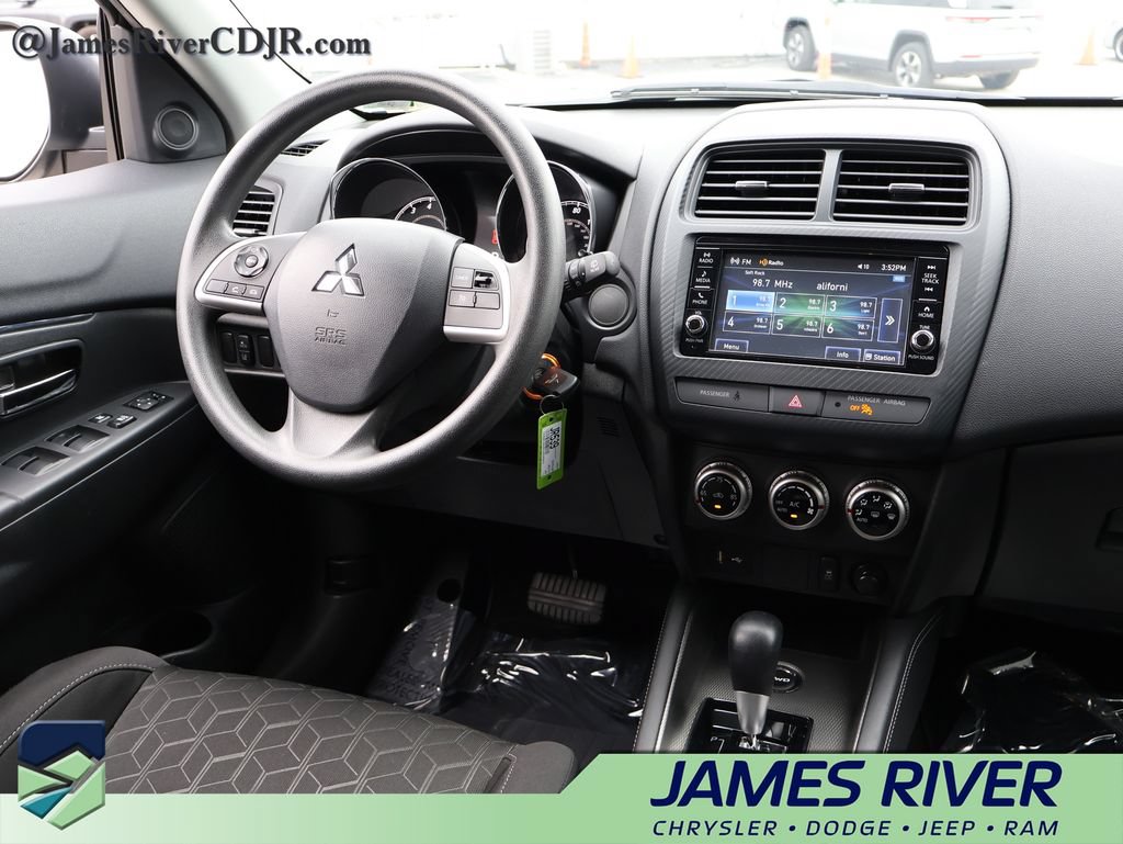 Used 2025 Mitsubishi Outlander Sport SE AWD/4WD image 14