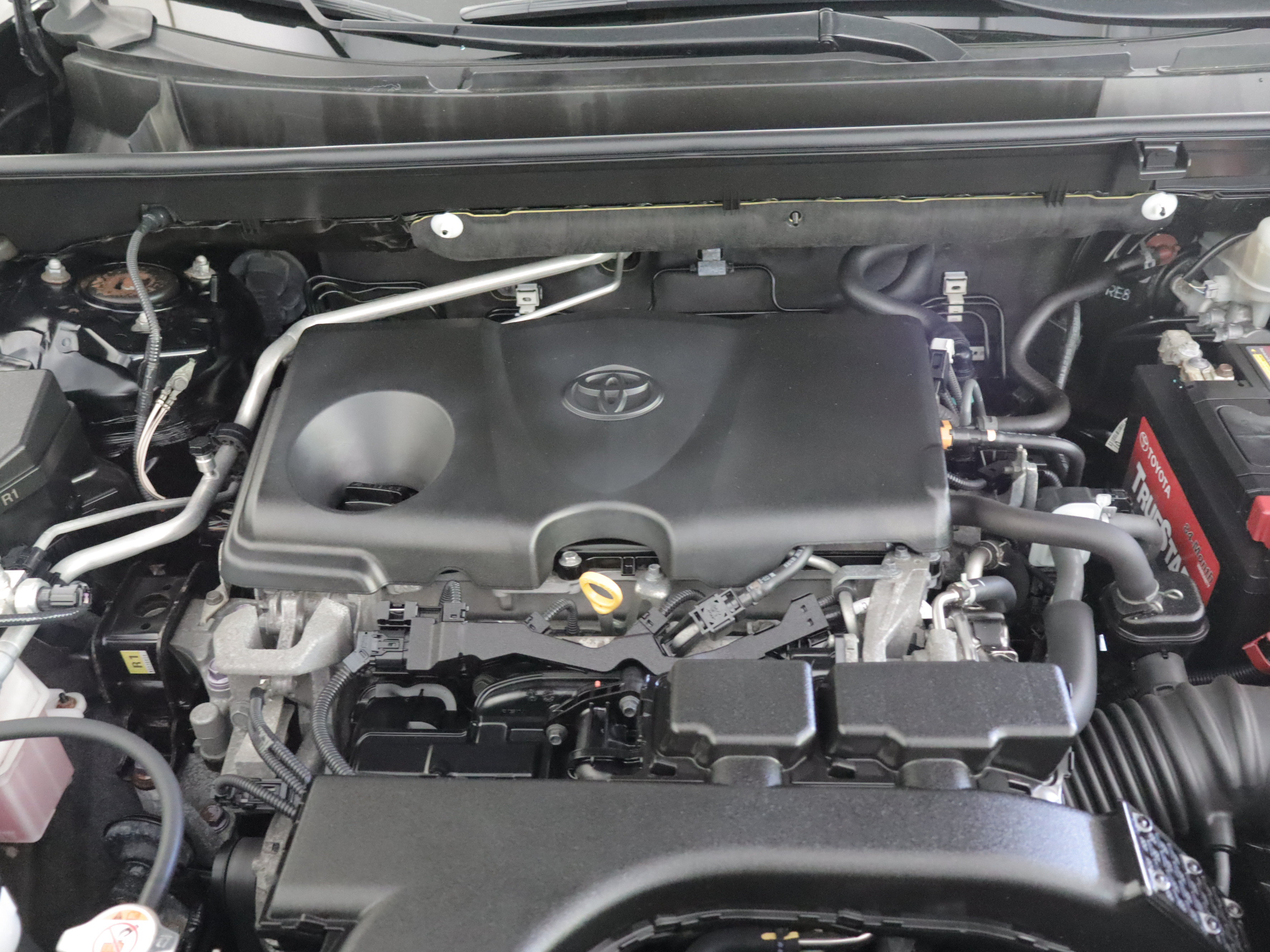 Used 2019 Toyota RAV4 XLE Premium w/ Cold Weather Package AWD/4WD image 29