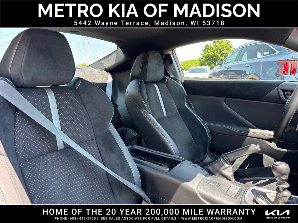 Used 2024 Toyota GR86 Premium RWD image 35