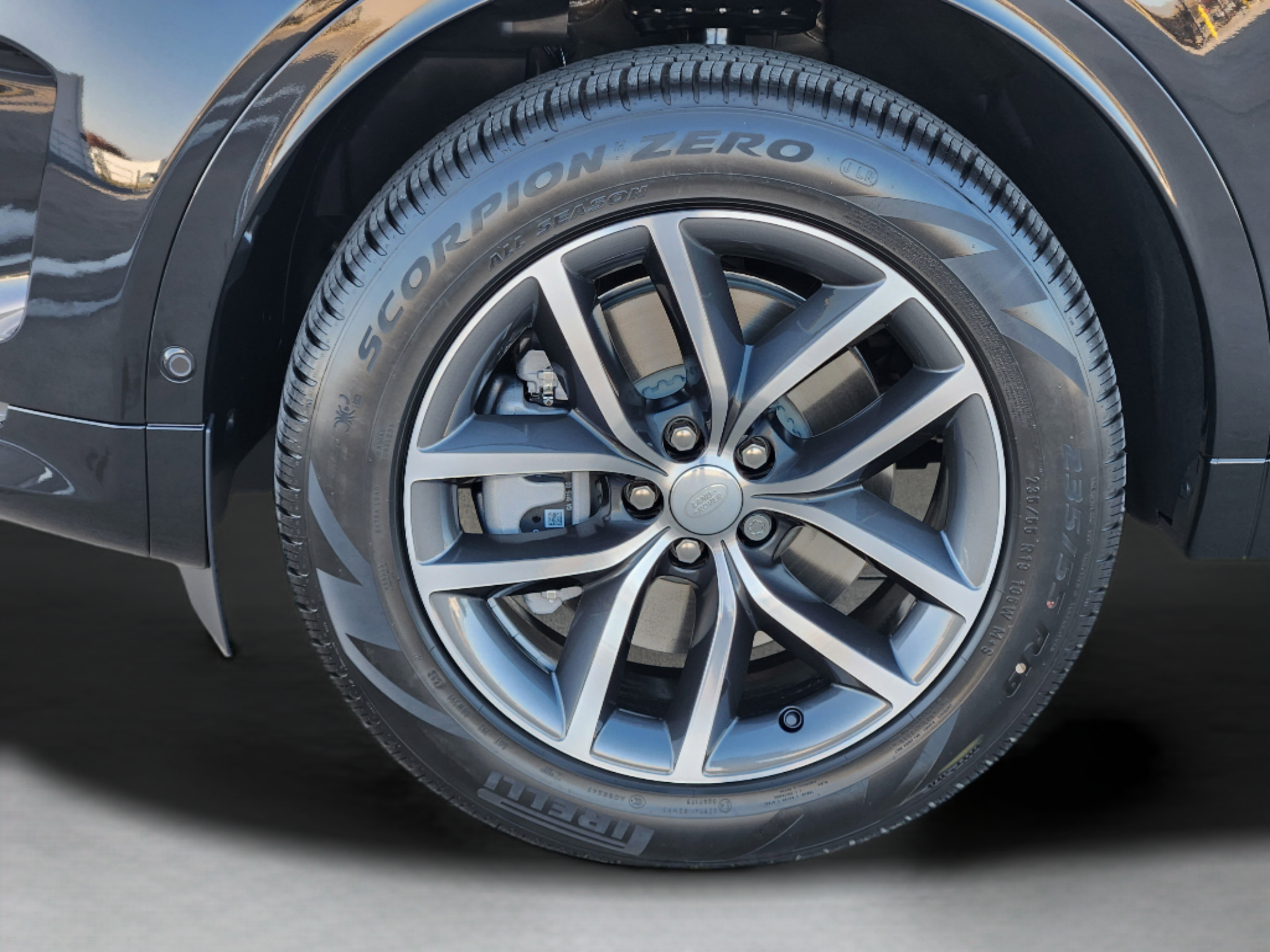 New 2025 Land Rover Discovery Sport S AWD/4WD image 32