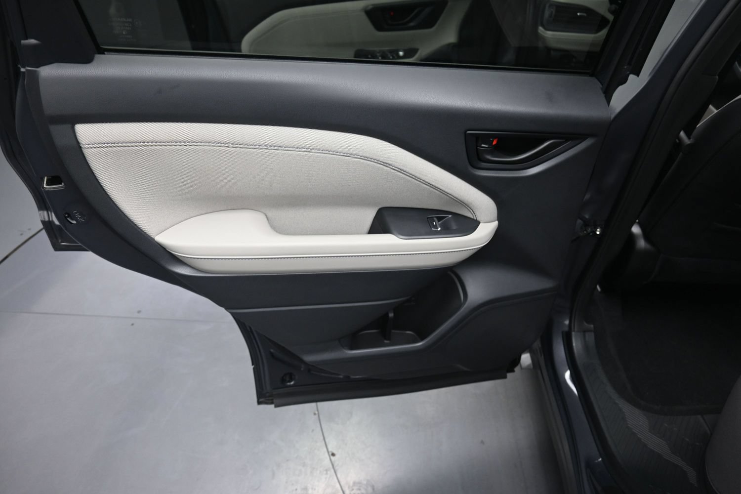 Certified 2025 Subaru Forester Premium AWD/4WD image 34